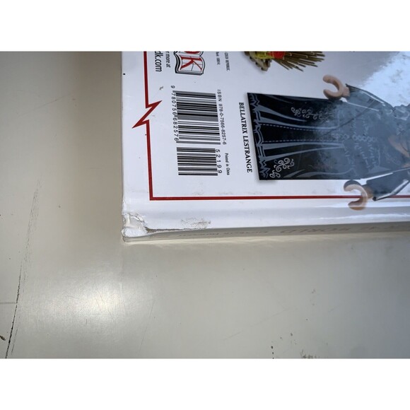 Lego Book Harry Potter Building the Magical World with Mini-figure by Dowsett - Picture 6 of 9